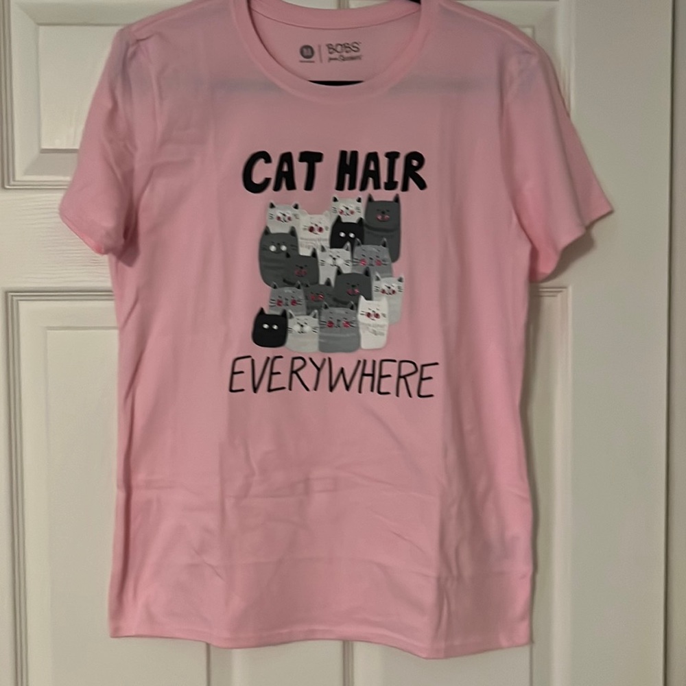 Bobs from Skechers pink graphic T-shirt. Size M